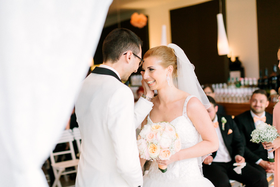 Daniela+Manuel - DM-Hochzeit-Weingut-Hillinger-031.jpg