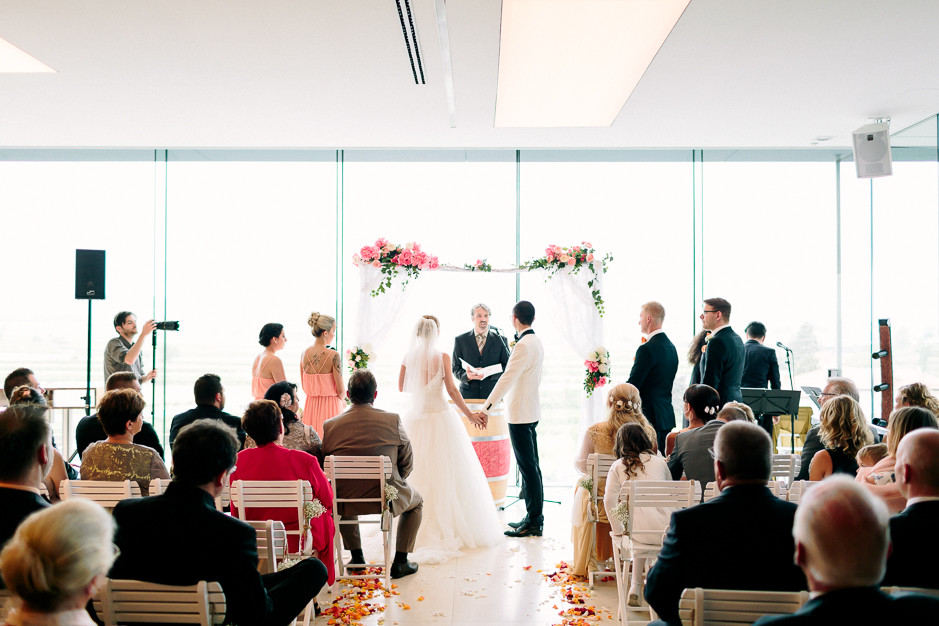 Daniela+Manuel - DM-Hochzeit-Weingut-Hillinger-033.jpg