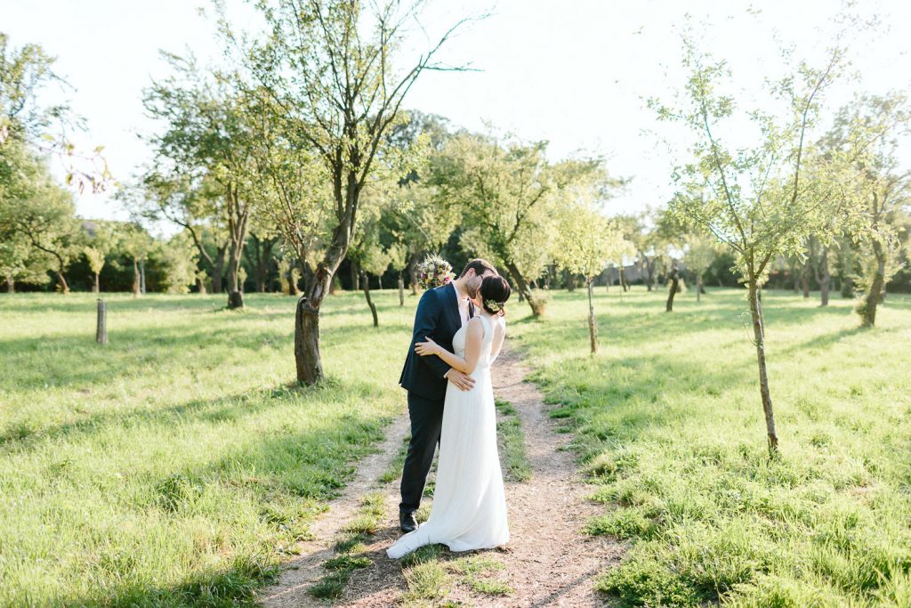 Barbara+Florian - BF-Hochzeit-Moebeldepot-033.jpg