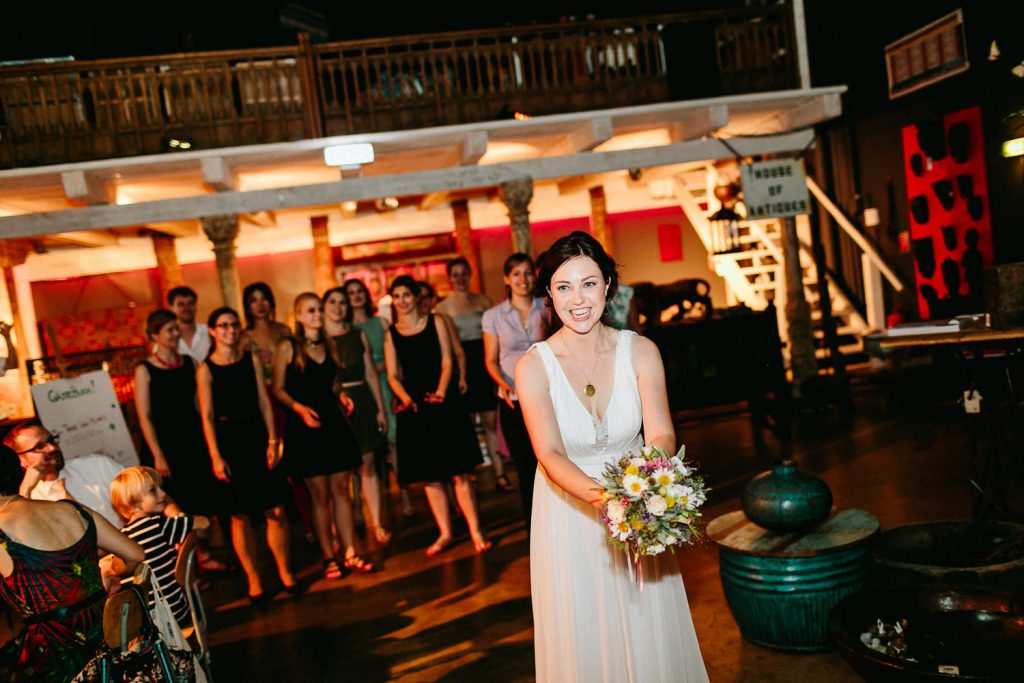 Barbara+Florian - BF-Hochzeit-Moebeldepot-060.jpg