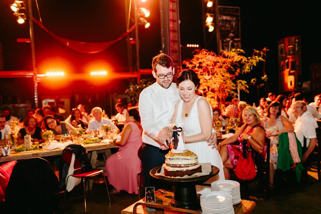 Barbara+Florian - BF-Hochzeit-Moebeldepot-063.jpg