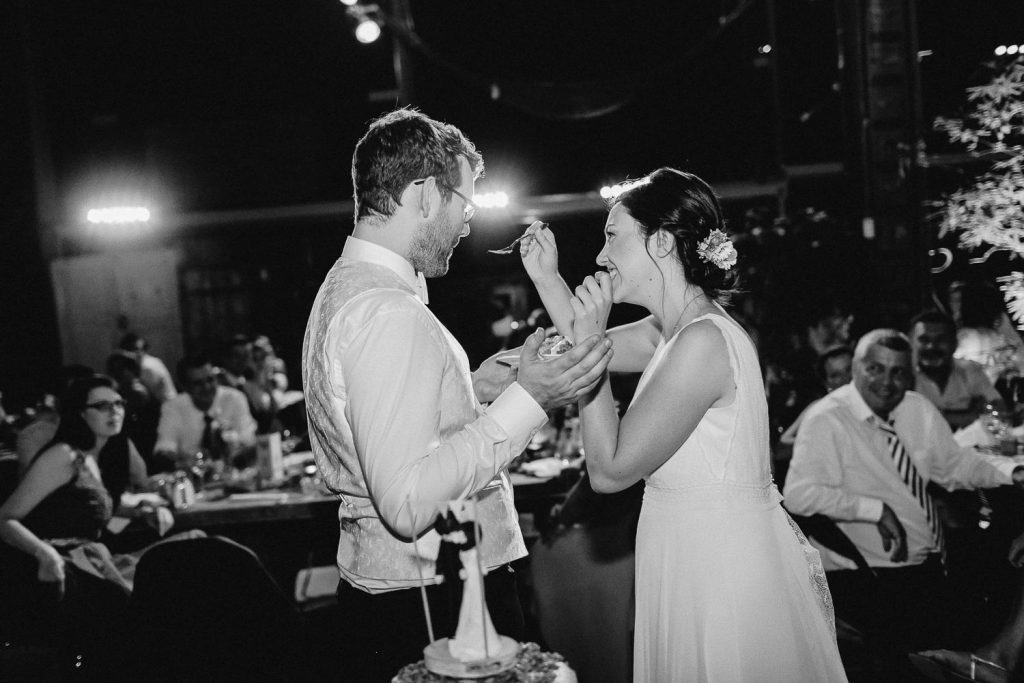 Barbara+Florian - BF-Hochzeit-Moebeldepot-064.jpg