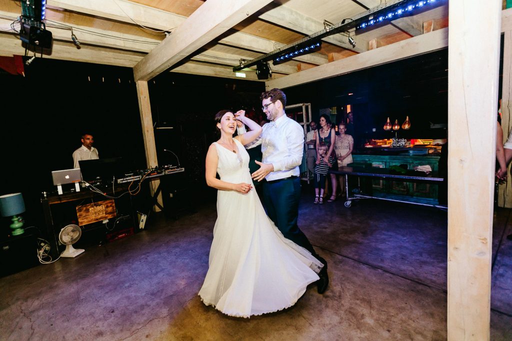 Barbara+Florian - BF-Hochzeit-Moebeldepot-067.jpg