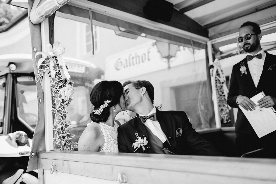 Inga+Michael - IM-Hochzeit-Weingut-Holler-049.jpg