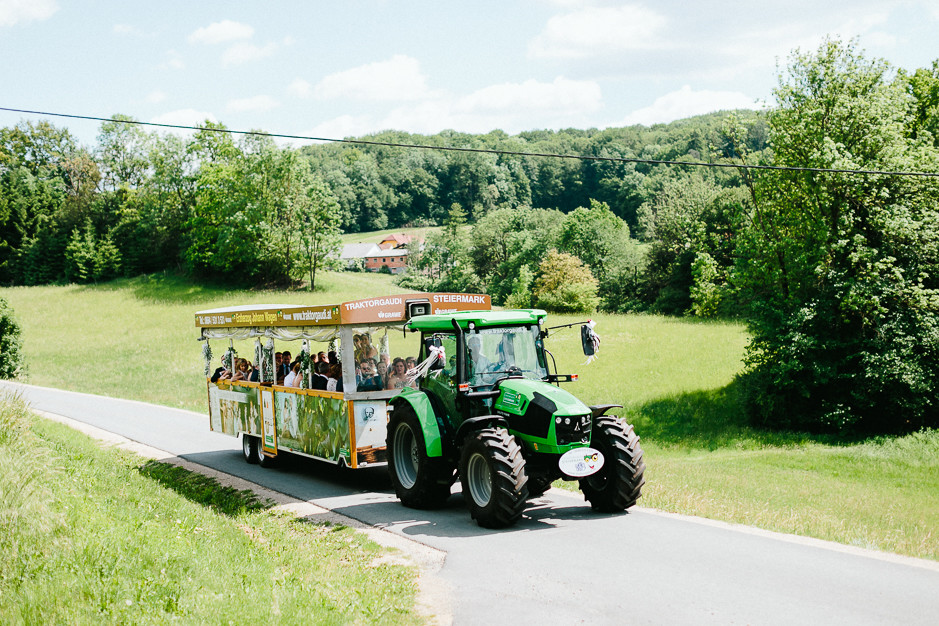 Inga+Michael - IM-Hochzeit-Weingut-Holler-053.jpg
