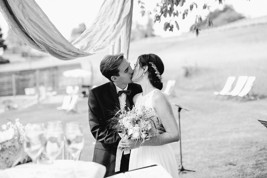 Inga+Michael - IM-Hochzeit-Weingut-Holler-069.jpg