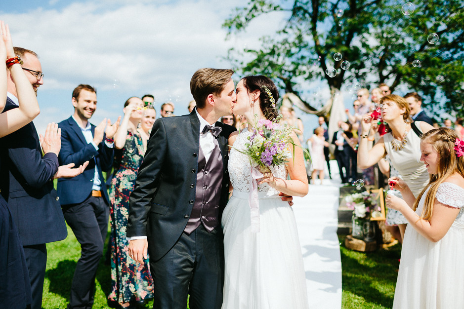 Inga+Michael - IM-Hochzeit-Weingut-Holler-073.jpg