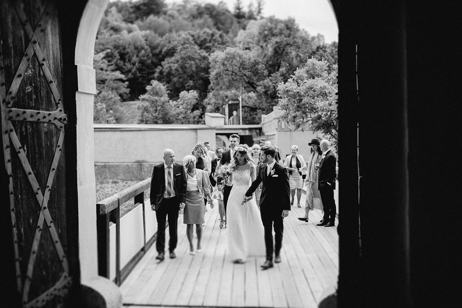 Tamara+Thomas - Hochzeit-Burg-Forchtenstein-021.jpg