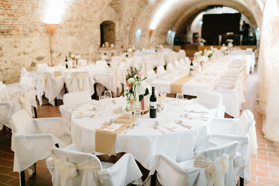 Tamara+Thomas - Hochzeit-Burg-Forchtenstein-072.jpg