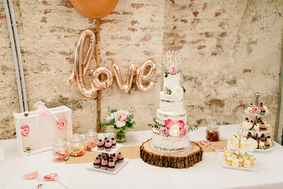 Tamara+Thomas - Hochzeit-Burg-Forchtenstein-080.jpg