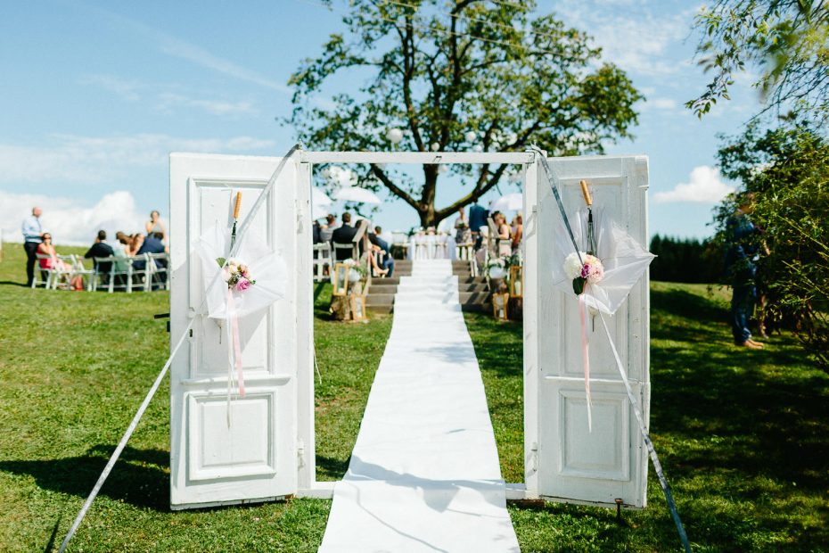 Julia+Daniel - JD-Hochzeit-Weingut-Holler-029.jpg