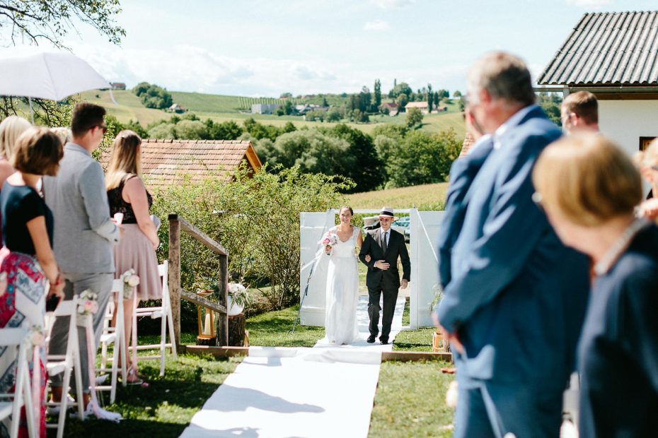 Julia+Daniel - JD-Hochzeit-Weingut-Holler-035.jpg