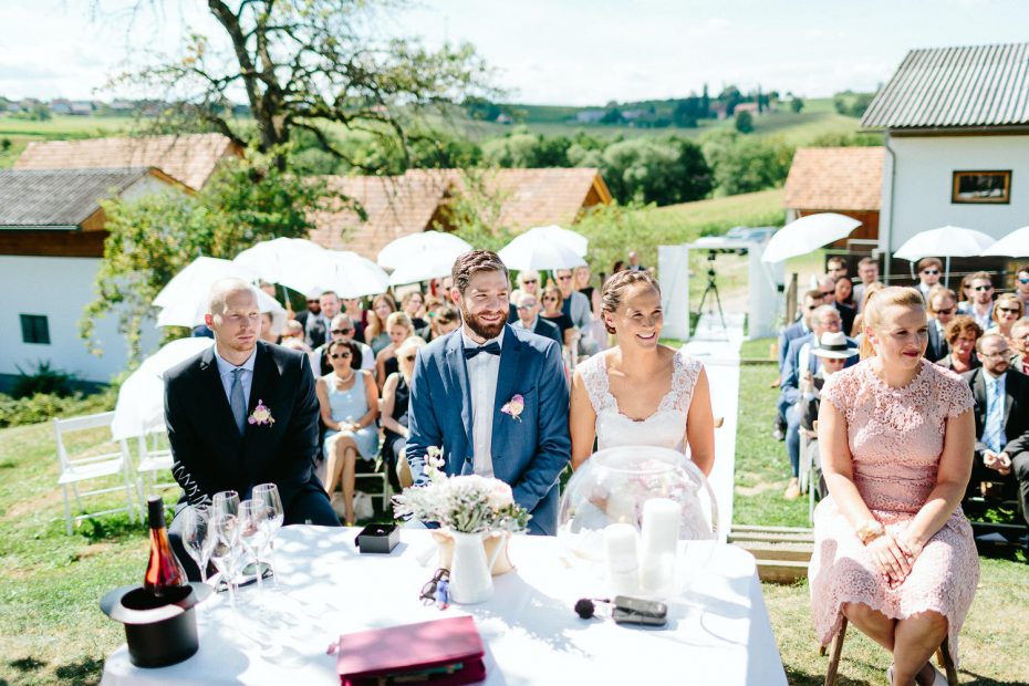 Julia+Daniel - JD-Hochzeit-Weingut-Holler-038.jpg