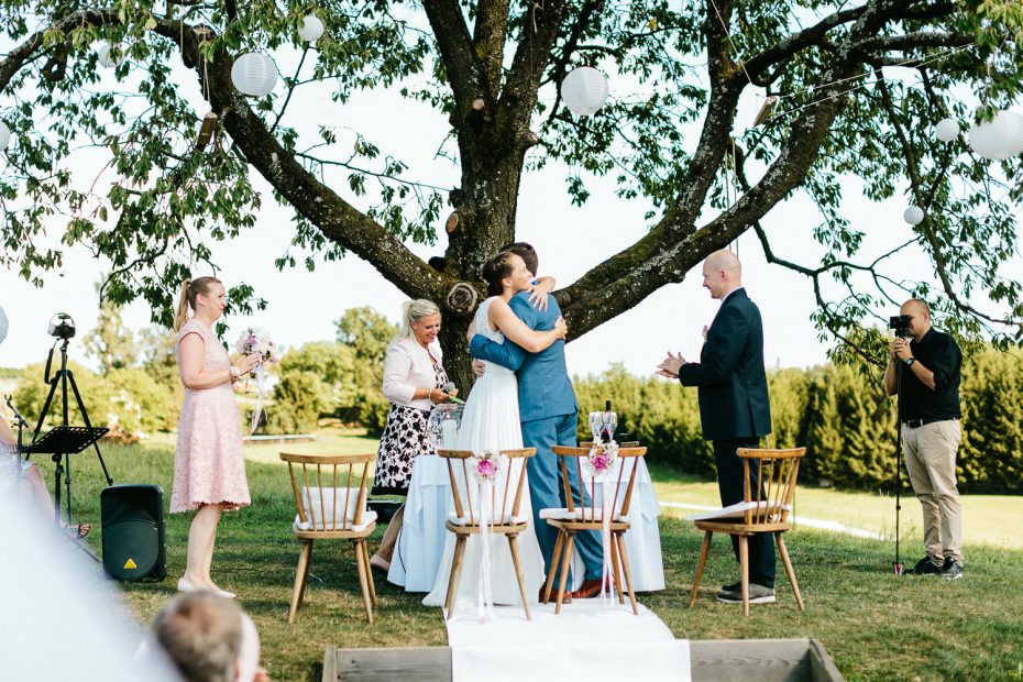 Julia+Daniel - JD-Hochzeit-Weingut-Holler-045.jpg