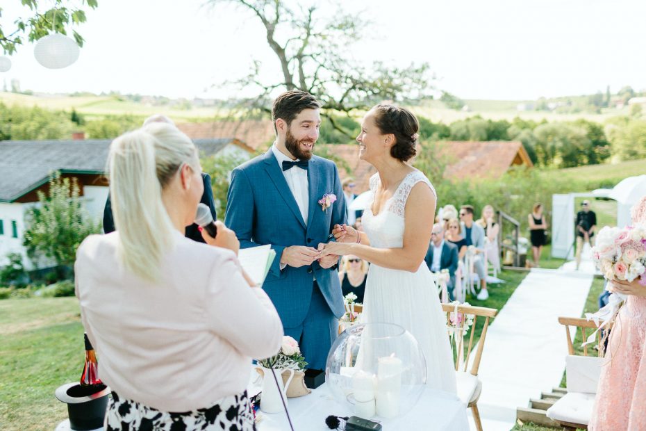 Julia+Daniel - JD-Hochzeit-Weingut-Holler-046.jpg