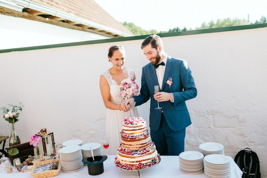Julia+Daniel - JD-Hochzeit-Weingut-Holler-057.jpg