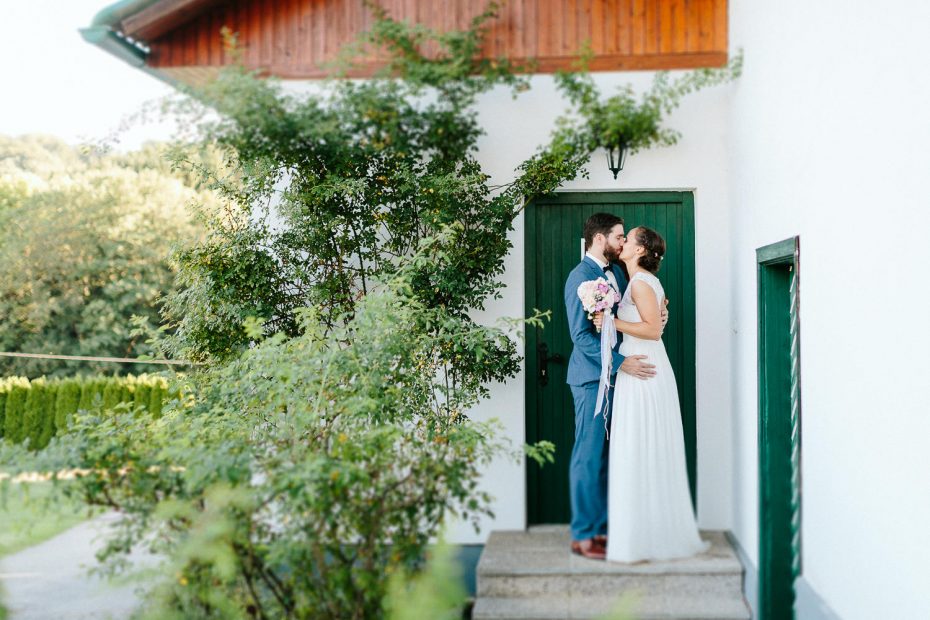 Julia+Daniel - JD-Hochzeit-Weingut-Holler-060.jpg