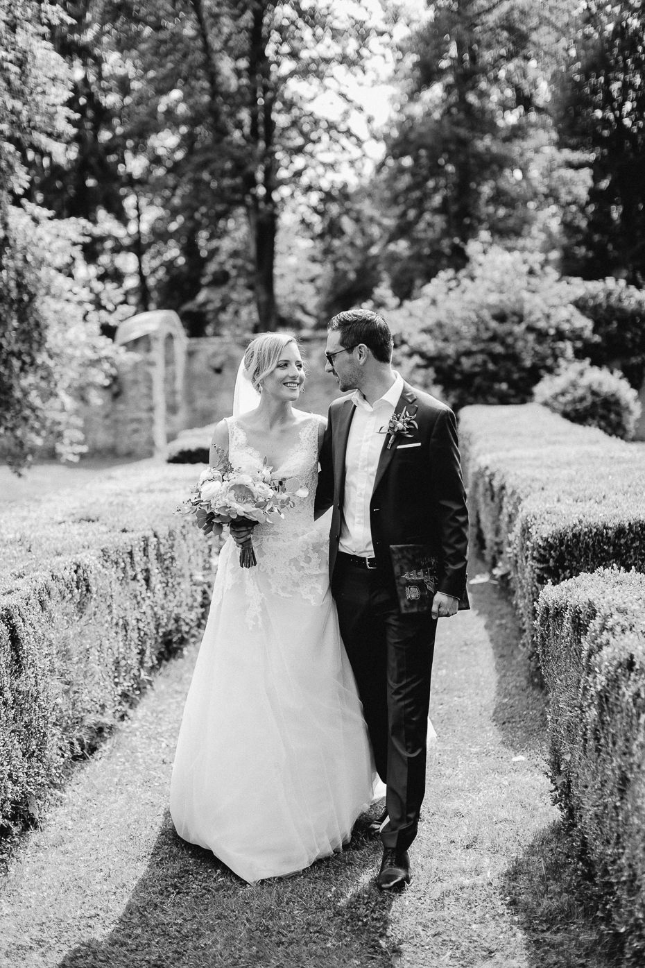 Michaela+Patrick - MP-Hochzeit-Schloss-Walpersdorf-027.jpg