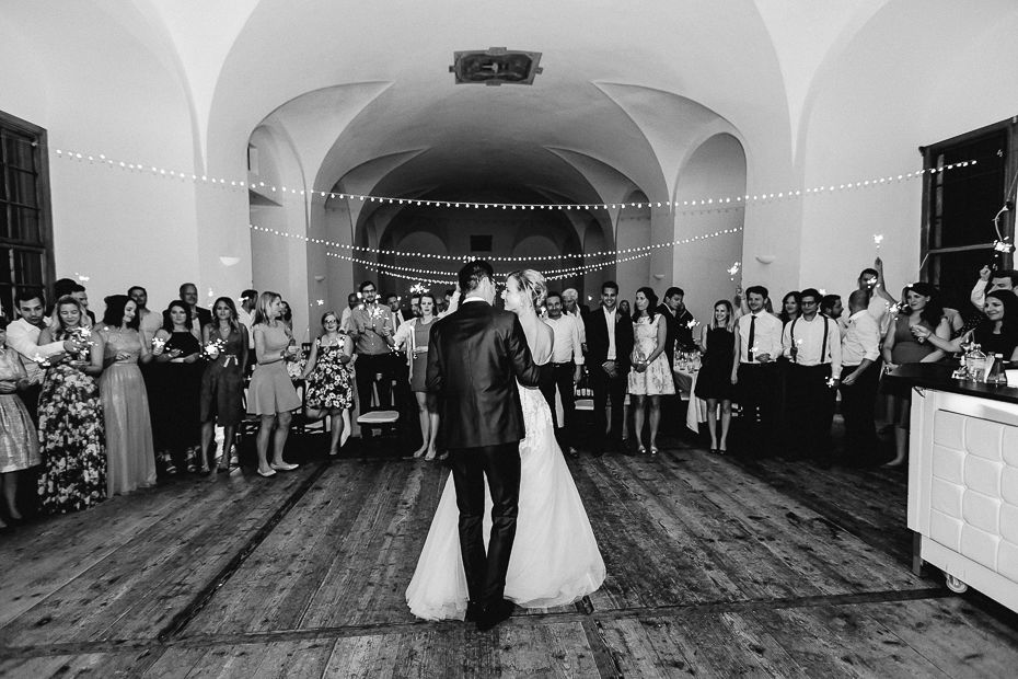 Michaela+Patrick - MP-Hochzeit-Schloss-Walpersdorf-077.jpg