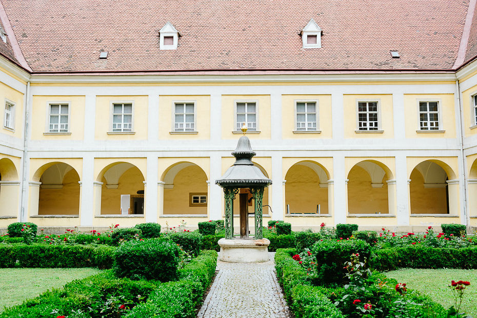 Valentina+Matthias - VM-Hochzeit-Schlosspark-Mühlbach-am-Manhartsberg-023.jpg